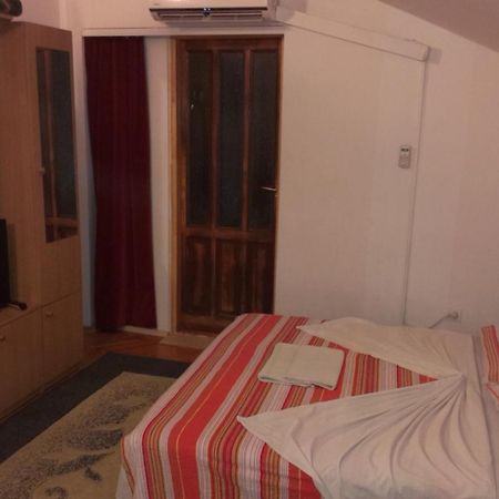 Apartments & Hostel Zdrava Hrana 모스타르 외부 사진
