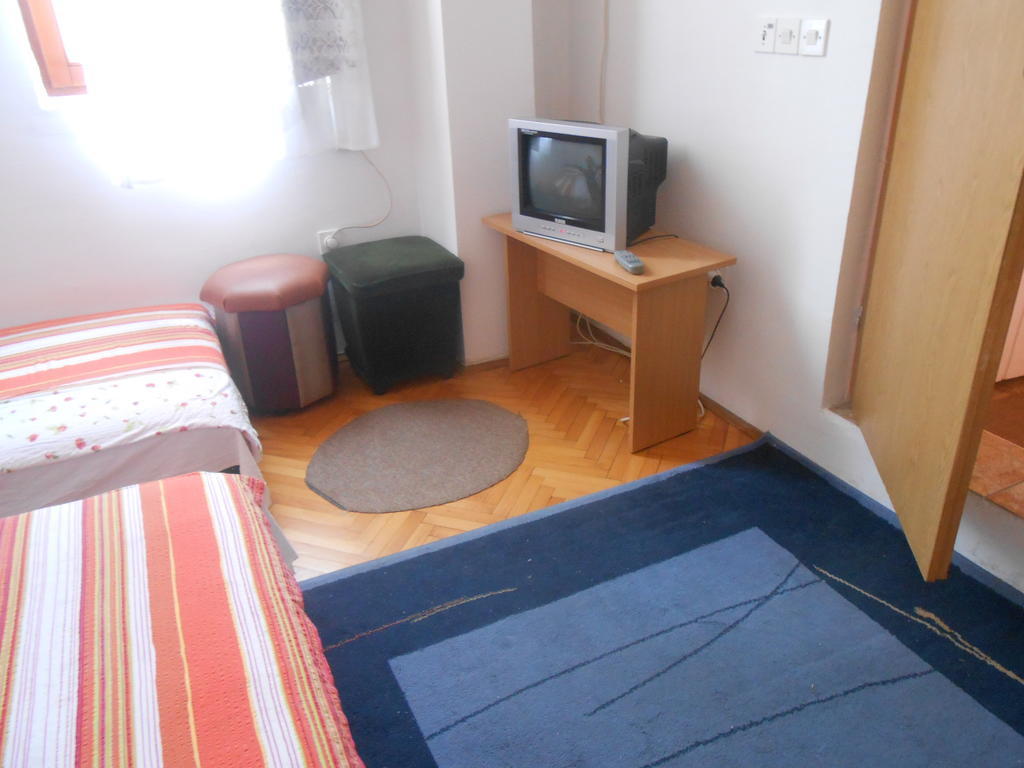 Apartments & Hostel Zdrava Hrana 모스타르 객실 사진