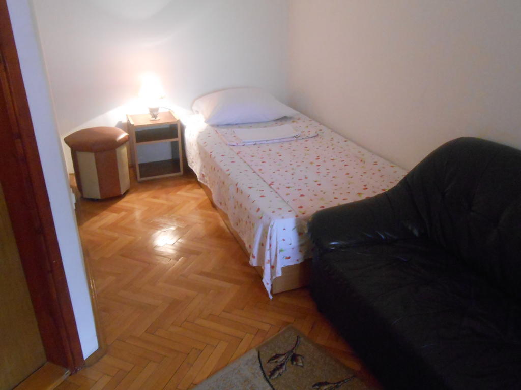 Apartments & Hostel Zdrava Hrana 모스타르 객실 사진
