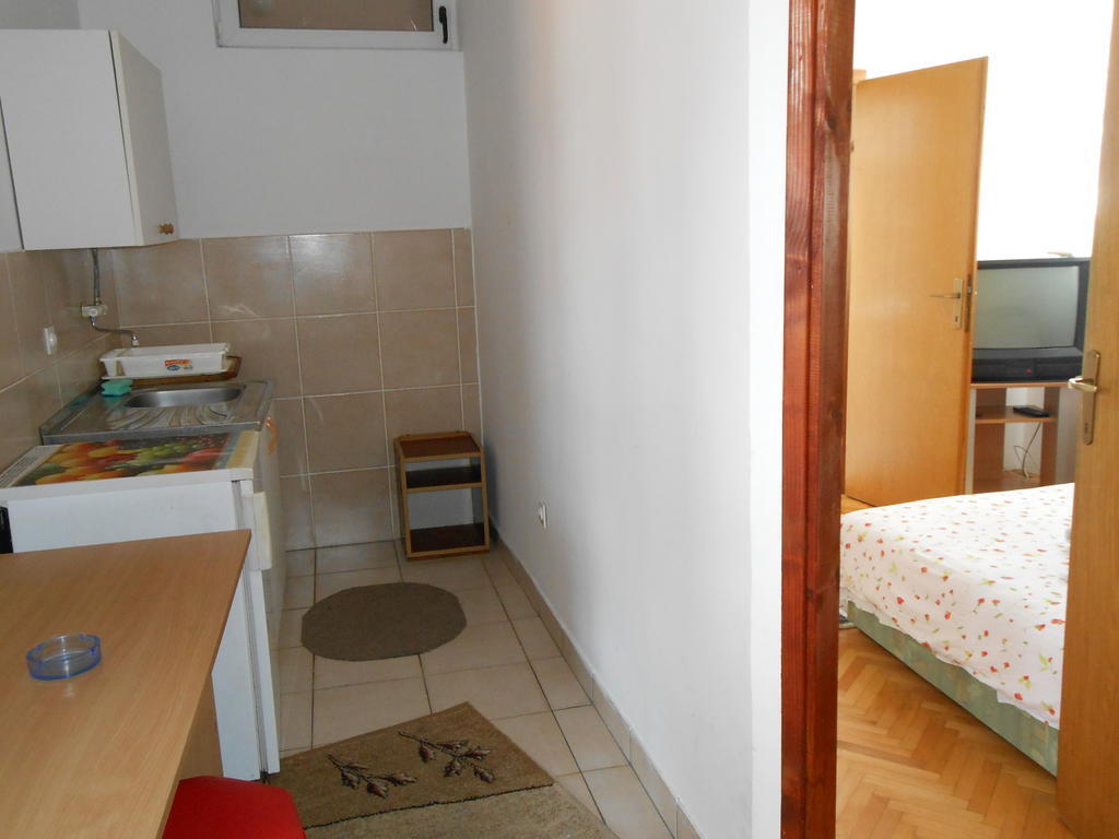 Apartments & Hostel Zdrava Hrana 모스타르 객실 사진