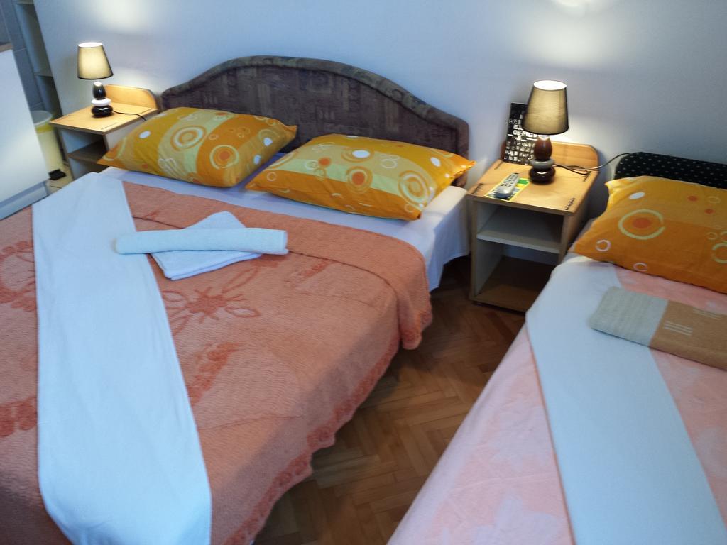 Apartments & Hostel Zdrava Hrana 모스타르 객실 사진