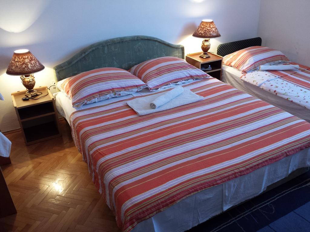 Apartments & Hostel Zdrava Hrana 모스타르 객실 사진