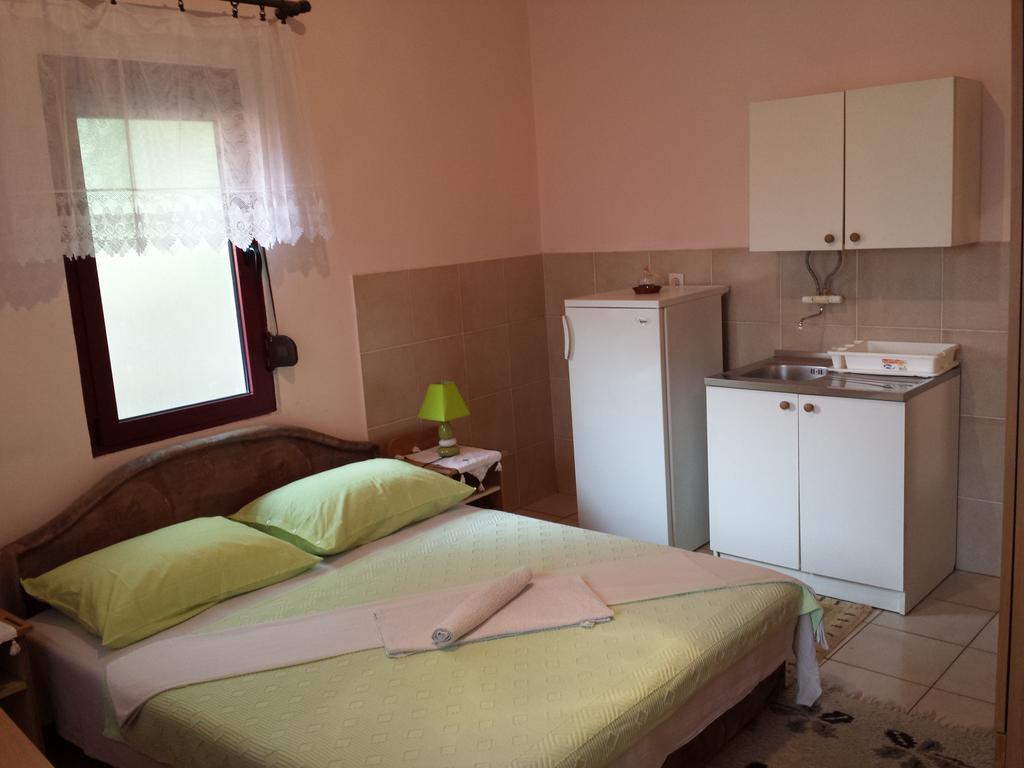 Apartments & Hostel Zdrava Hrana 모스타르 객실 사진