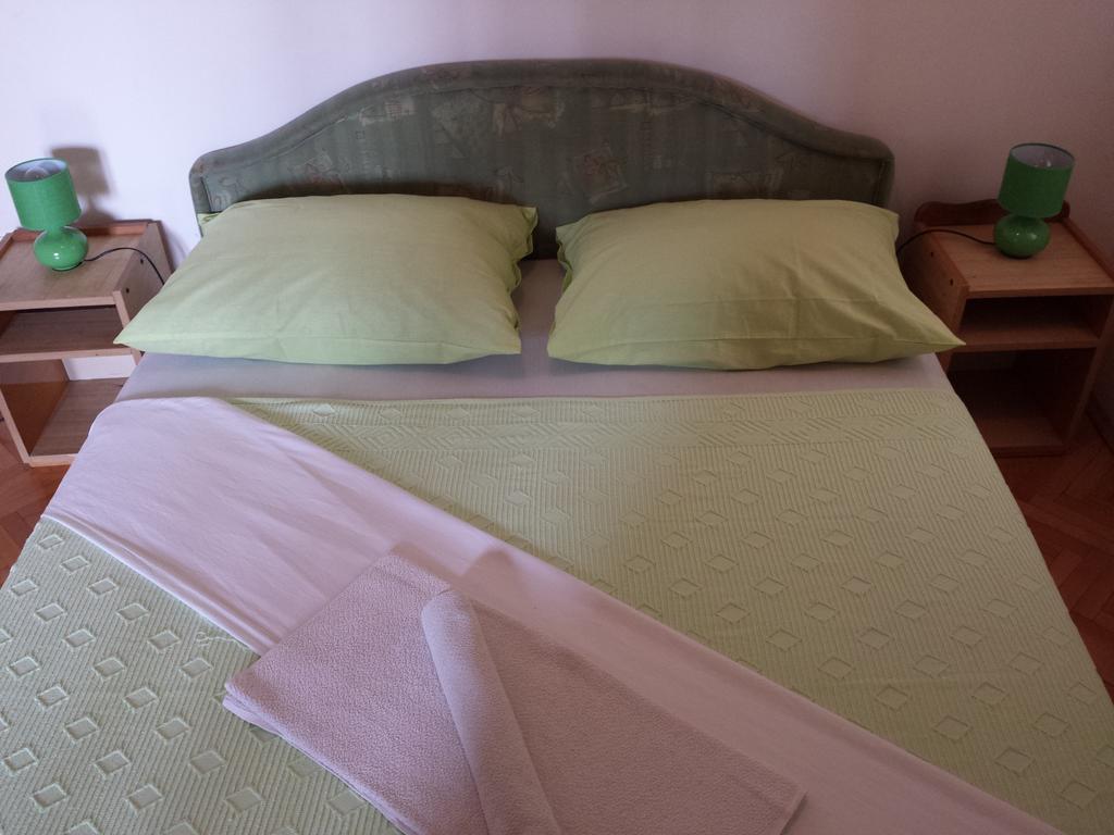 Apartments & Hostel Zdrava Hrana 모스타르 객실 사진